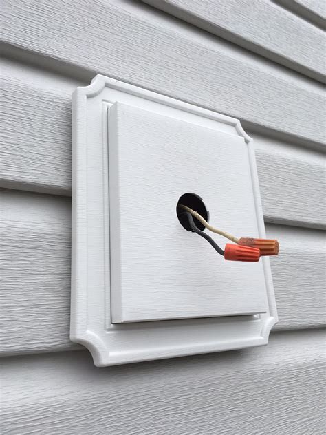 exterior light base junction box lap sidong|siding lights no electrical box.